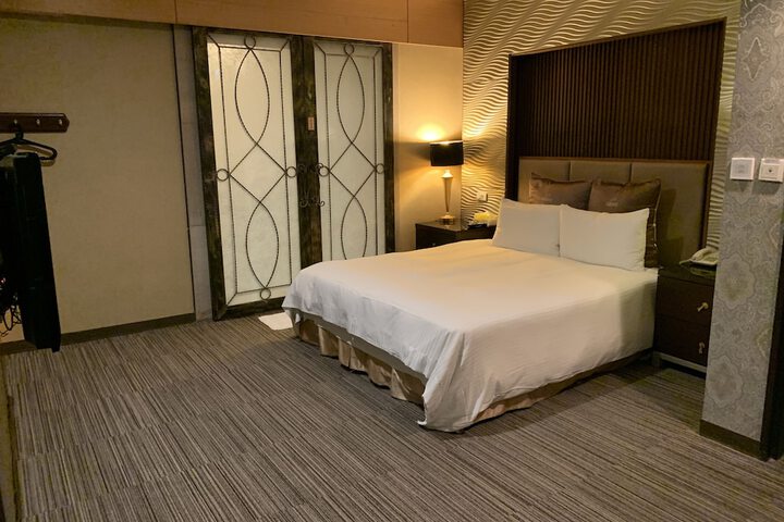 Room 3 of 54