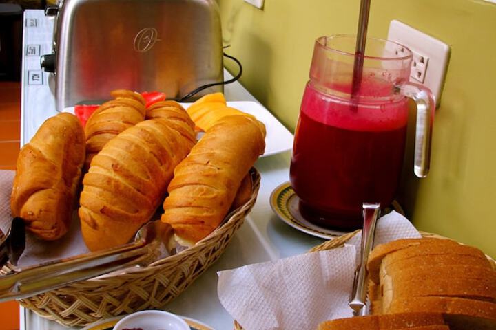 Breakfast/Coffee Service 16 of 33