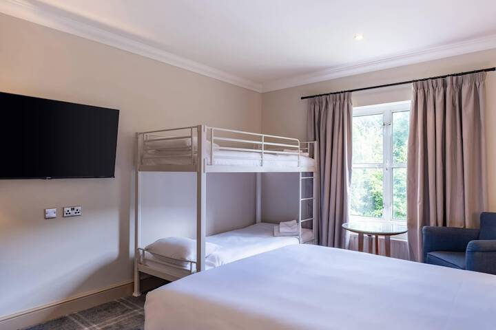 Room 40 of 149