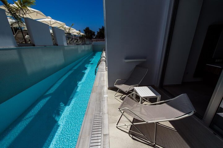 Pool Hotel