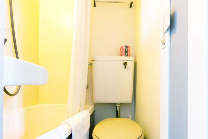 Room 11 of 14