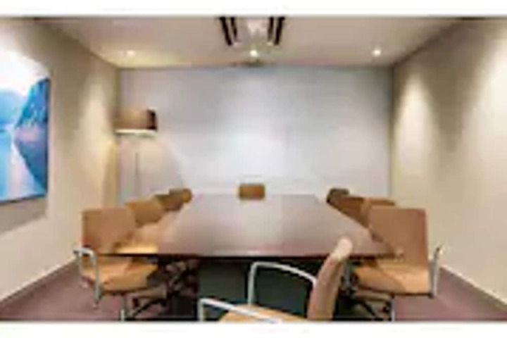Business Center 27 of 30