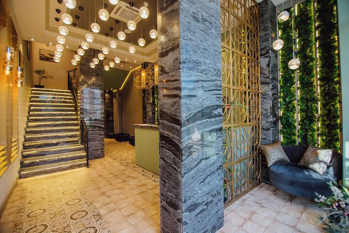 Hotel 4 of 13