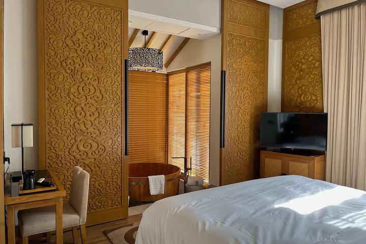 Room 3 of 68