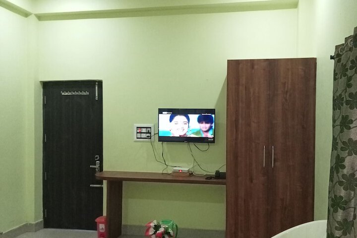 Room 28 of 44