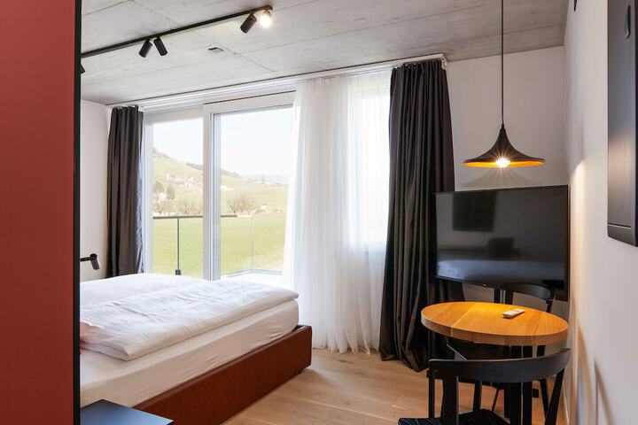 Room 15 of 38