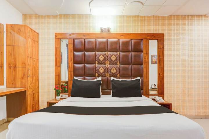 Room 7 of 11