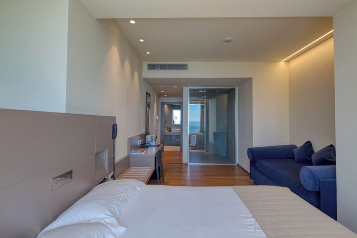 Room 38 of 75