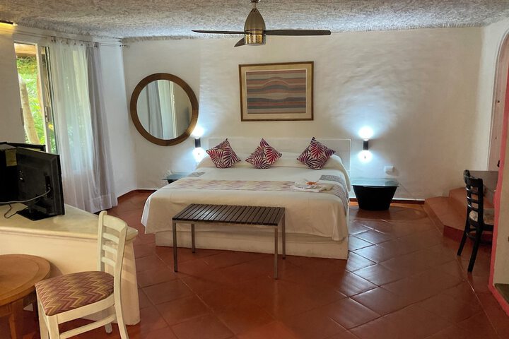 Room 40 of 102