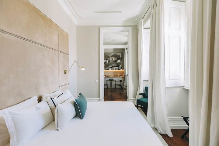 Room 82 of 274
