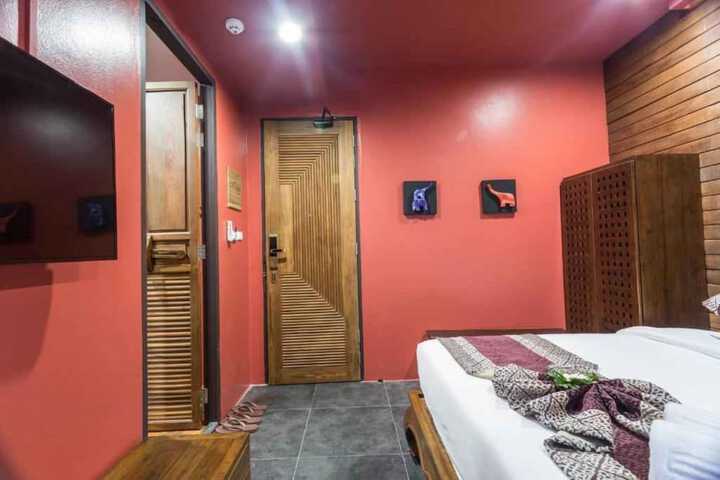 Room 13 of 89