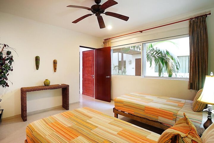Room 2 of 47