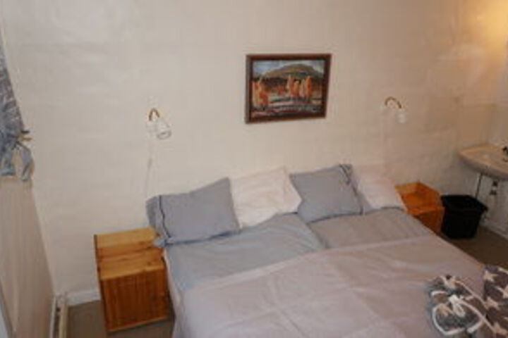 Room 8 of 49