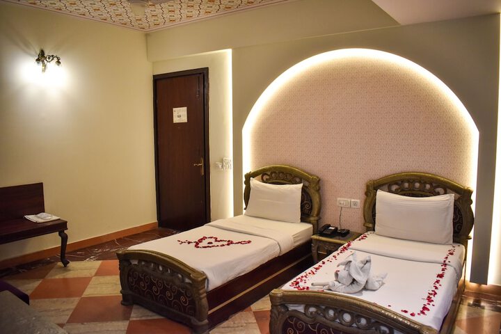 Room 9 of 62
