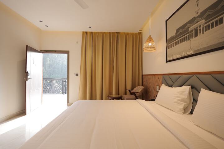 Room 10 of 42