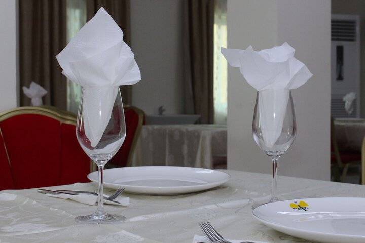 Dining 36 of 42