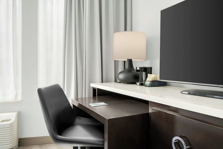 Room 6 of 30
