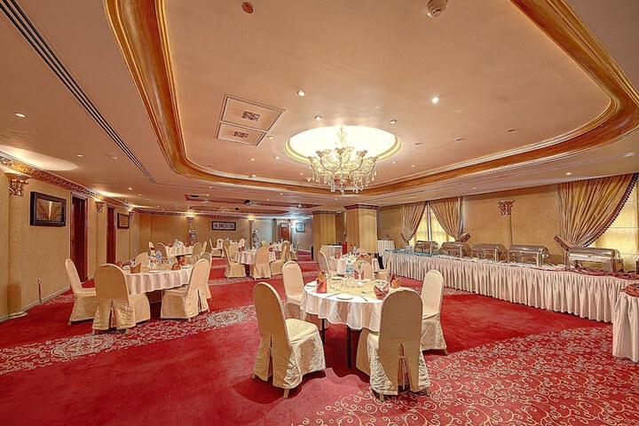 Ballroom/Hall 69 of 75