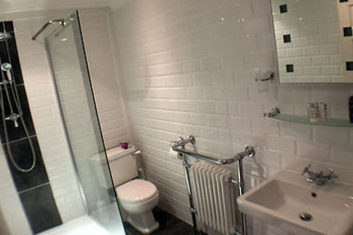 Room 10 of 42