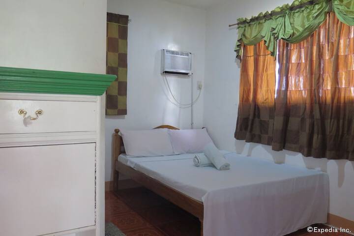 Room 10 of 24