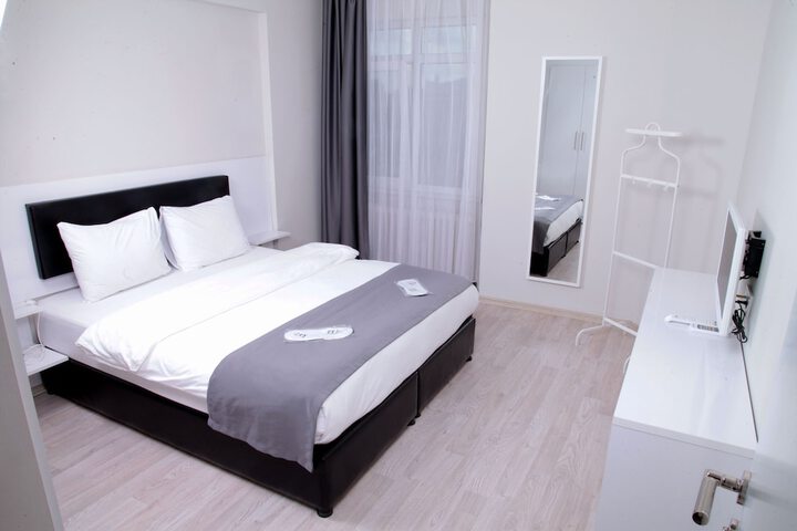 Room 37 of 60