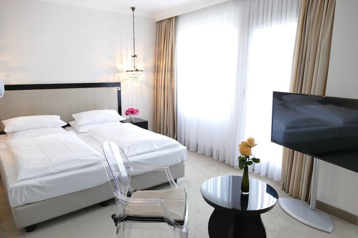Room 48 of 73