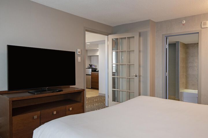 Room 20 of 102