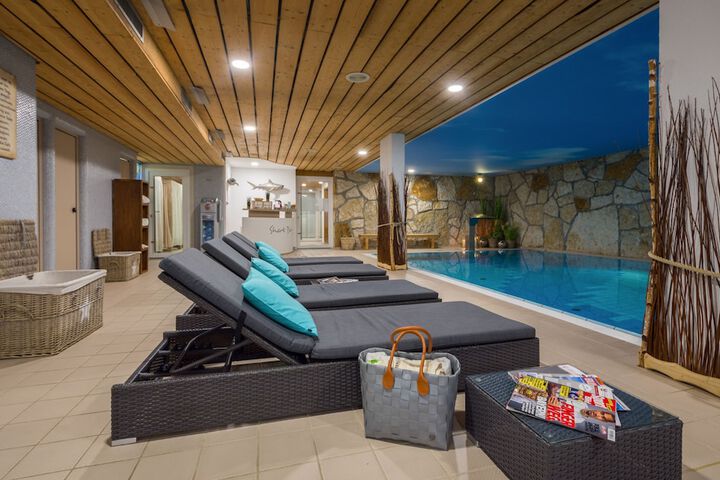 Pool 36 of 53