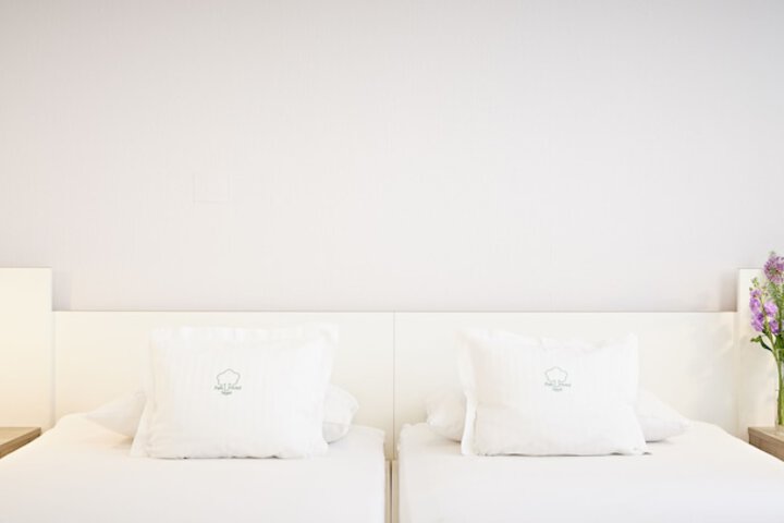 Room 8 of 30