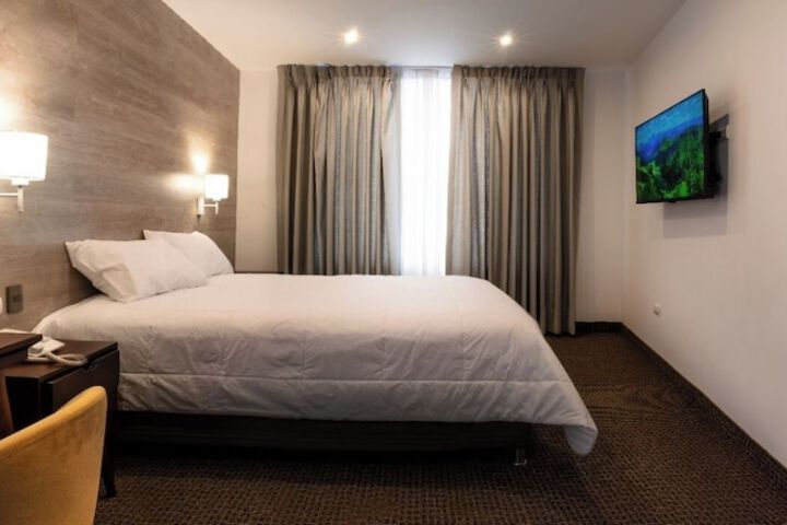 Room 14 of 39