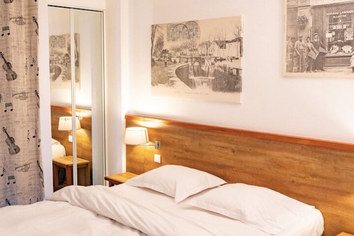Room 15 of 65