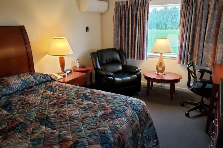 Room 17 of 37