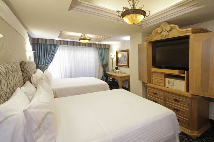 Room 10 of 163