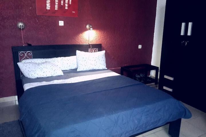 Room 1 of 6