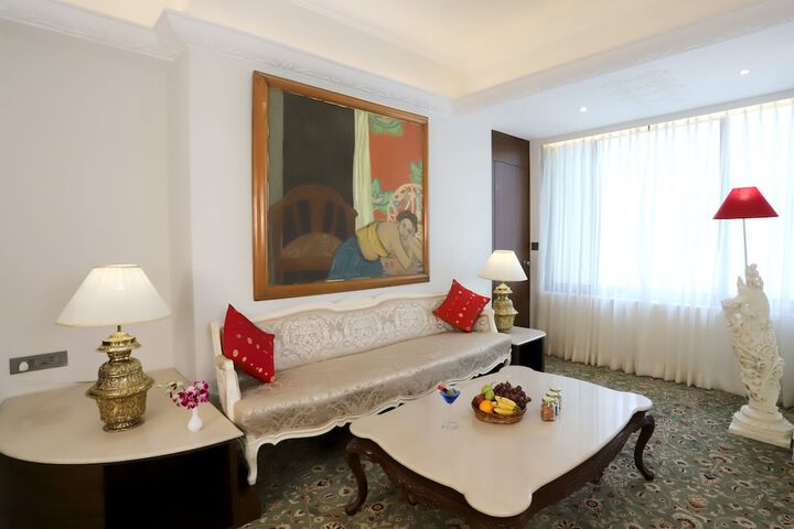 Room 33 of 70