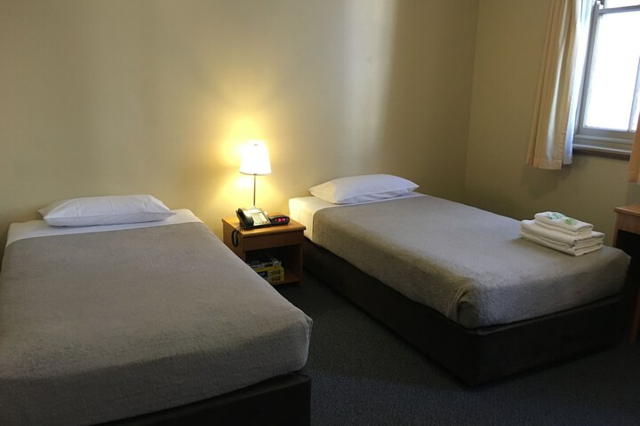 Room 19 of 73