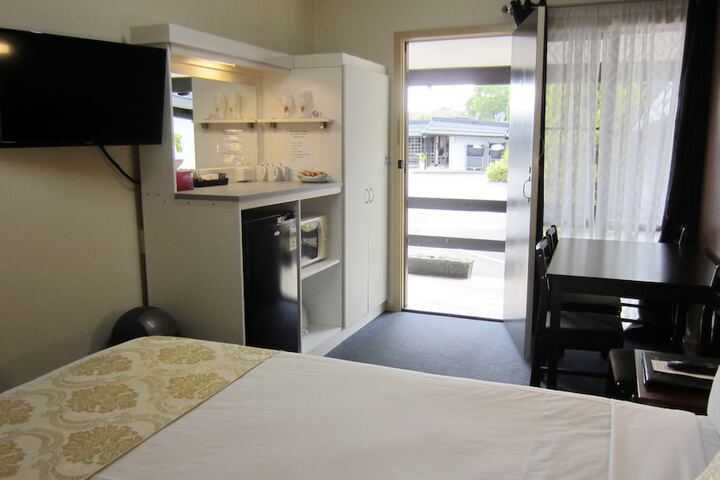 Room 5 of 97