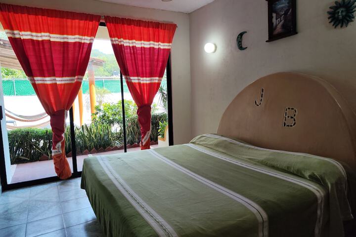 Room 9 of 76