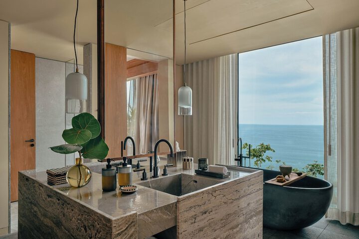 Room 52 of 100