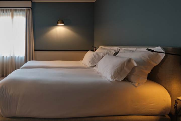 Room 28 of 157
