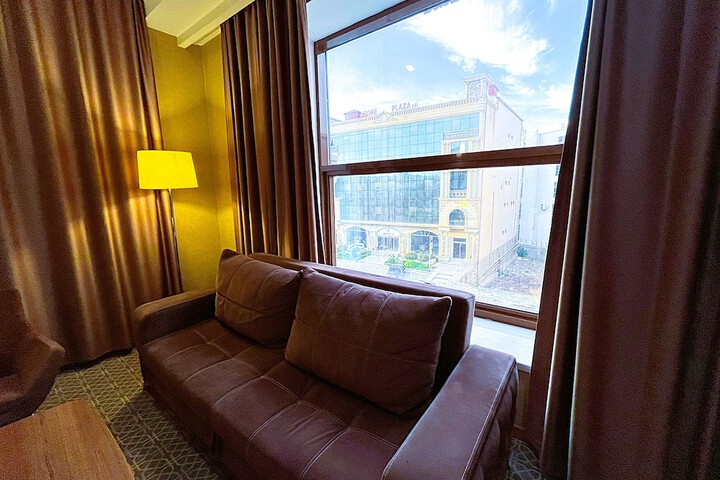 Room 33 of 53
