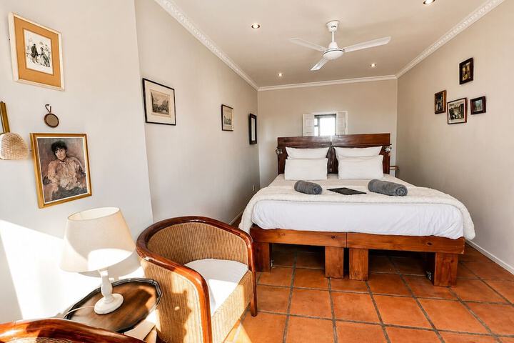 Room 10 of 51