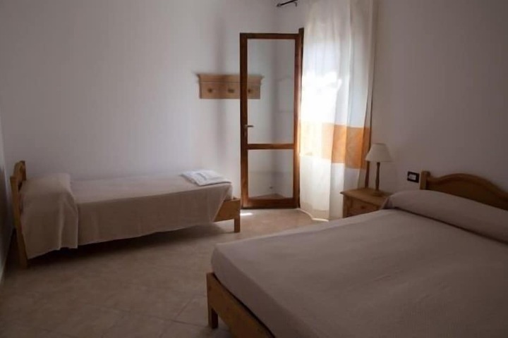 Room 2 of 26