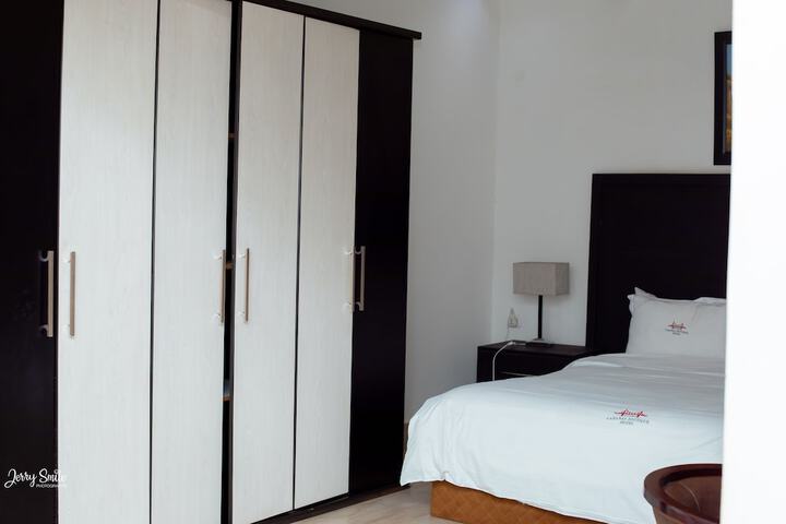 Room 7 of 27