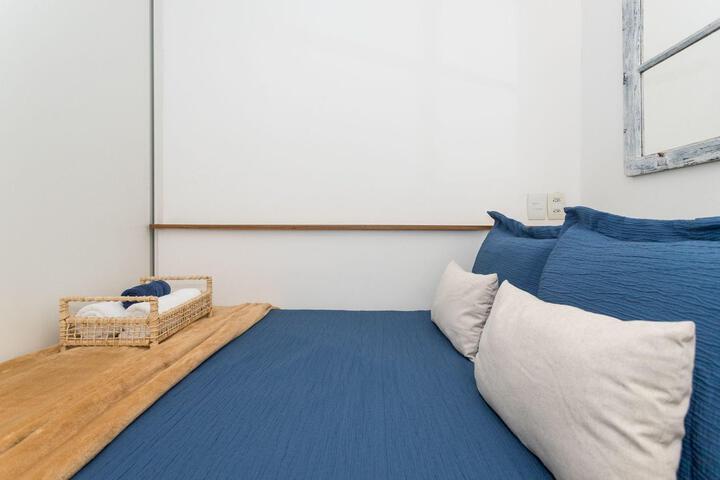 Room 10 of 17