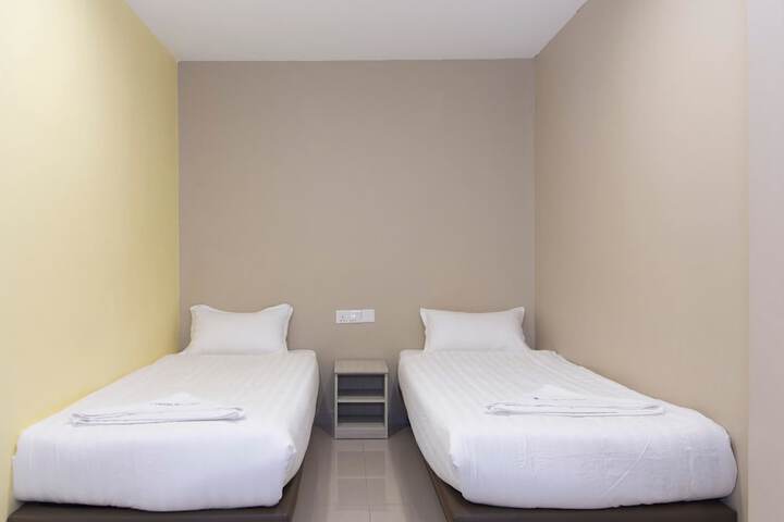 Room 10 of 39