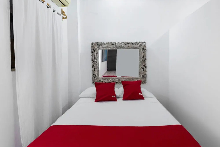 Room 6 of 11