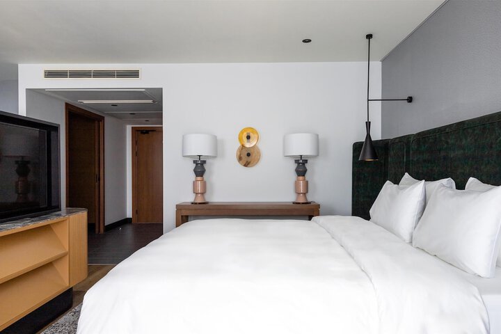 Room 63 of 228