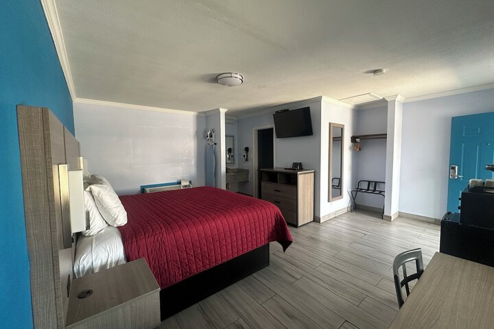 Room 15 of 26