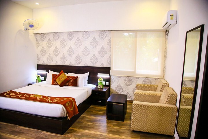 Room 15 of 26